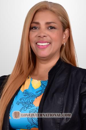 174360 - Paula Andrea Age: 48 - Colombia