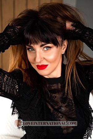 221685 - Viktoriia Age: 46 - Ukraine